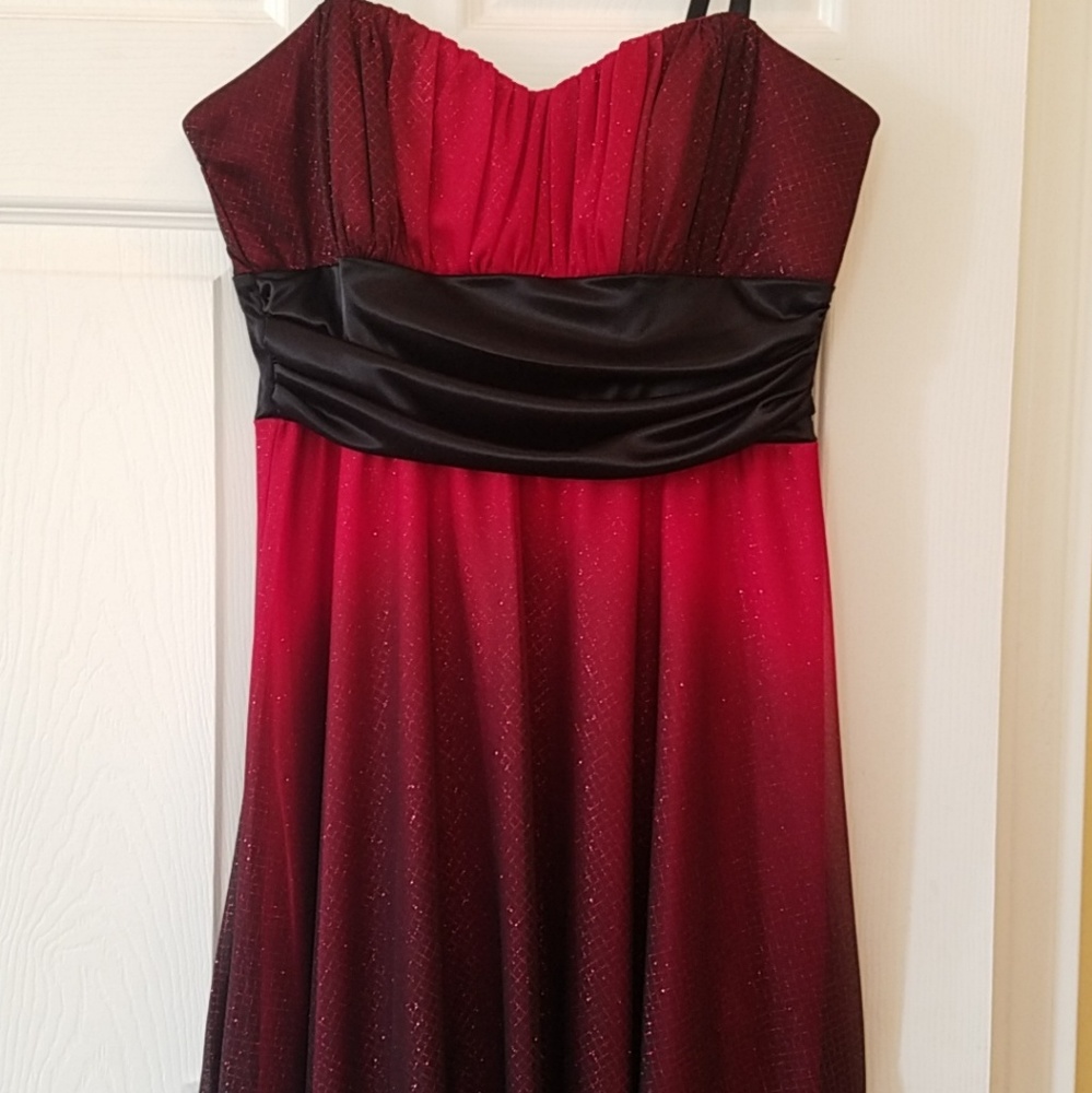 NWOT Dress Barn Collection Red Black Sparkle Ombre